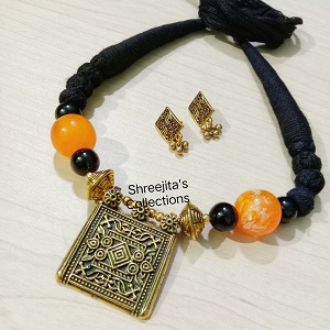 Black Golden Fashionable Daily Wear Handmade Necklace Set